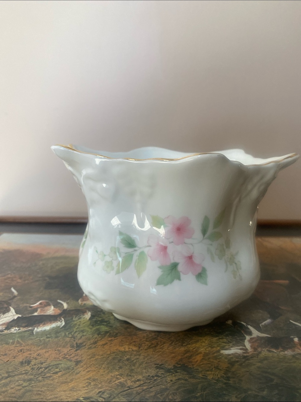 NWOT VINTAGE GENUINE BONE CHINA VASE w/ Delicate Pink Flowers & Gold Trim